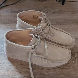 Clarks wallabee boot
